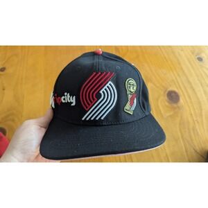 Pro Standard Portland Trail Blazers NBA Black Snapback Hat Rip City Trophy Patch